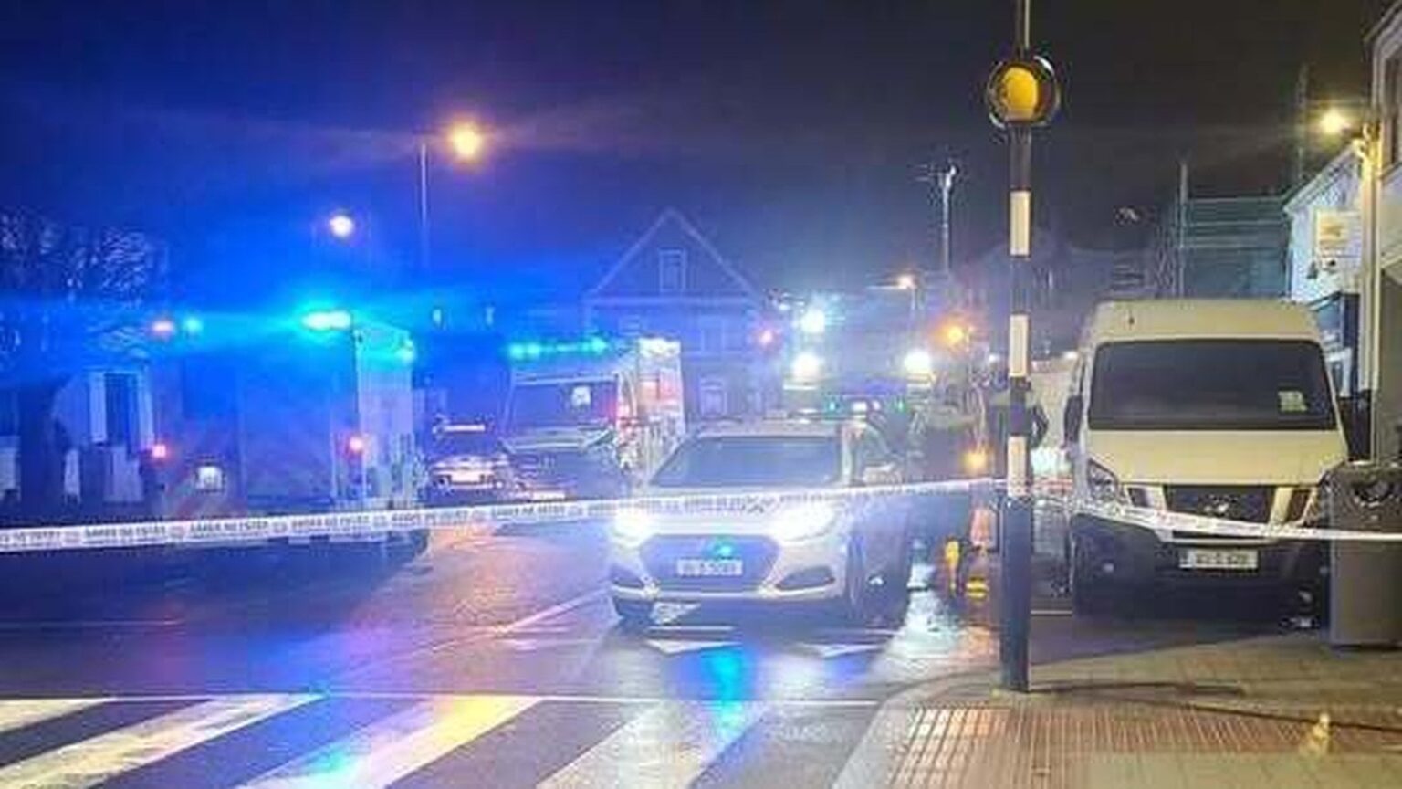 Castlebar Restaurantでのガス爆発で2人が負傷しました