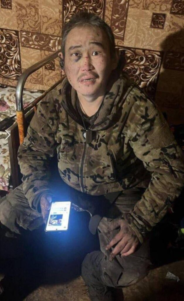 ナイフの戦いで耳の一部を失ったロシア/ヤクート（ヤクート出身）兵士の身元が明らかになった