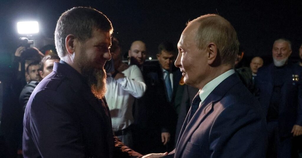 プーチンの武将ラムザン・カディロフは、健康上の恐怖の後、「ほぼ3週間行方不明になった」