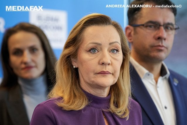 ソ連のエレナ・ラスコーニ大統領は、大統領選挙中止から1か月後の月曜日、この決定の背後にある理由は何だったのかは今日でも正確には分からないと述べた。