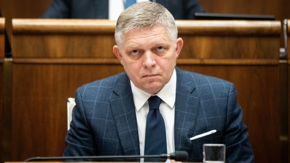 意見: 精神科医が辞任を促す中、フィコはクーデターを恐れている: 精神科医のうち約 600 人が退任を検討するよう求める公開書簡に署名している。