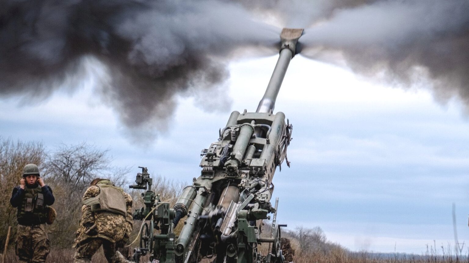 ウクライナの155mm M777榴弾砲の砲身があまりにも速く燃え尽きており、米軍は追いつけない。米陸軍は現在、M777榴弾砲用に毎月少なくとも30発の新砲身を生産するという要件を満たそうとしている。