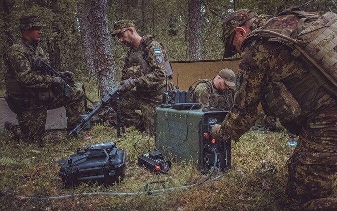 エストニア国防軍が戦場で使用するポータブル水素発生器をテスト中