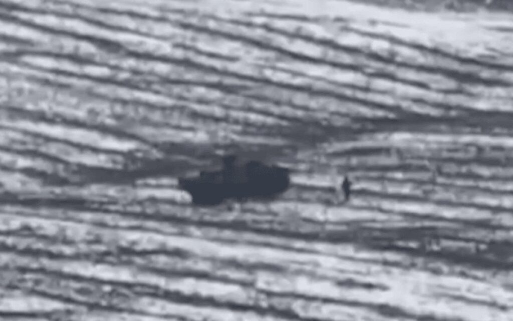 ウクライナ、米国提供のAFVストライカー、弾薬残らず追跡、ロシア軍を轢く