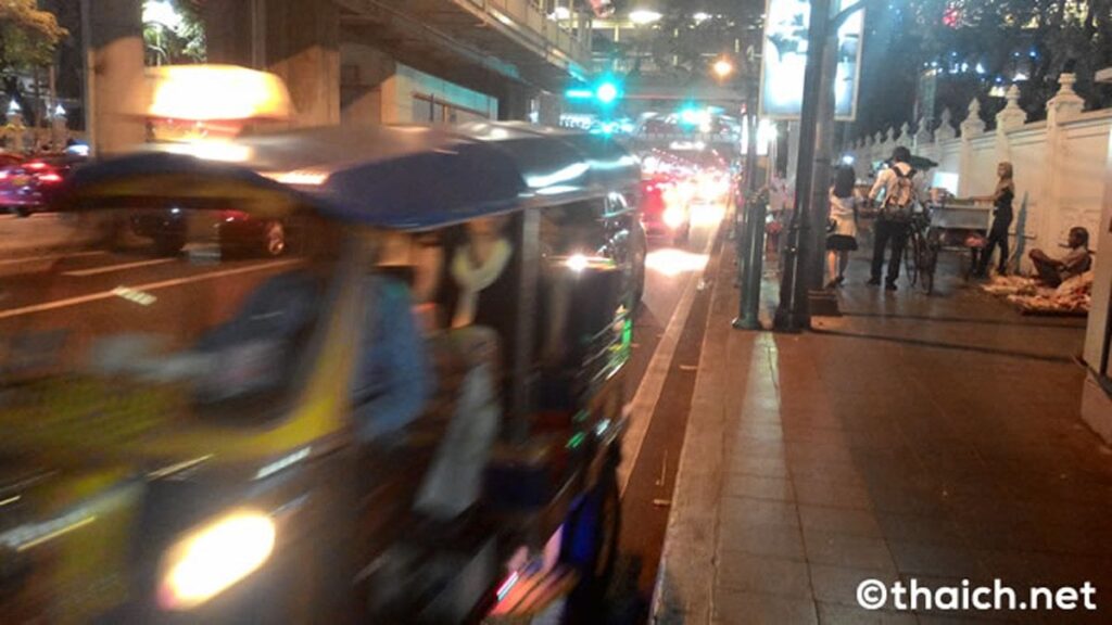 タイ社会開発・人間安全保障省社会開発・福祉局が、物乞いにお金を渡さないキャンペーンを始める。お金が手に入らないことで物乞いを絶たさせる取り組み