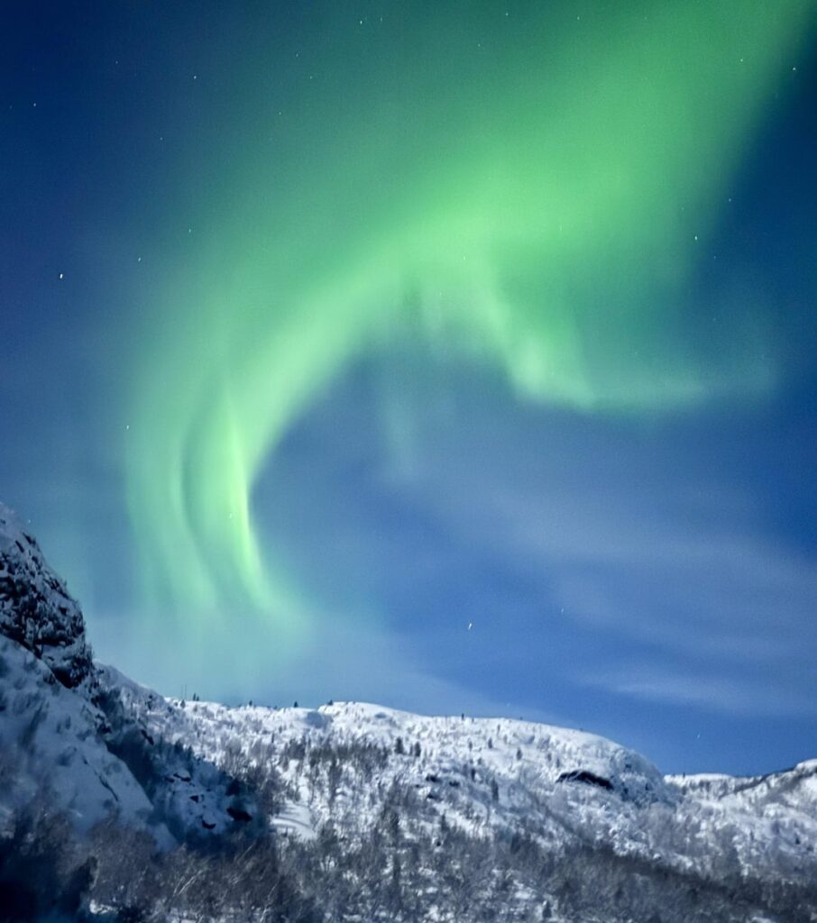 昨夜のキルケネスのオーロラ。私がノルウェーに来た理由。なんと美しい国でしょう！