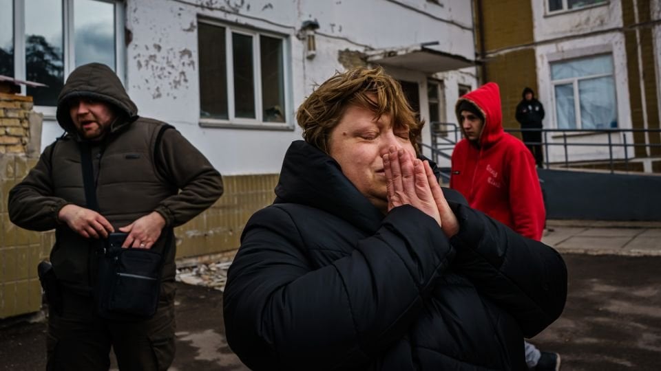 ロシアはウクライナで「広範な戦争犯罪」を犯していると新報告書：ヒューマン・ライツ・ウォッチ（HRW）は、ウクライナ占領地における広範な権利侵害とクリミアの恣意的拘束、民間人の徴兵、自由の抑圧と国際法違反を報告。人道法。