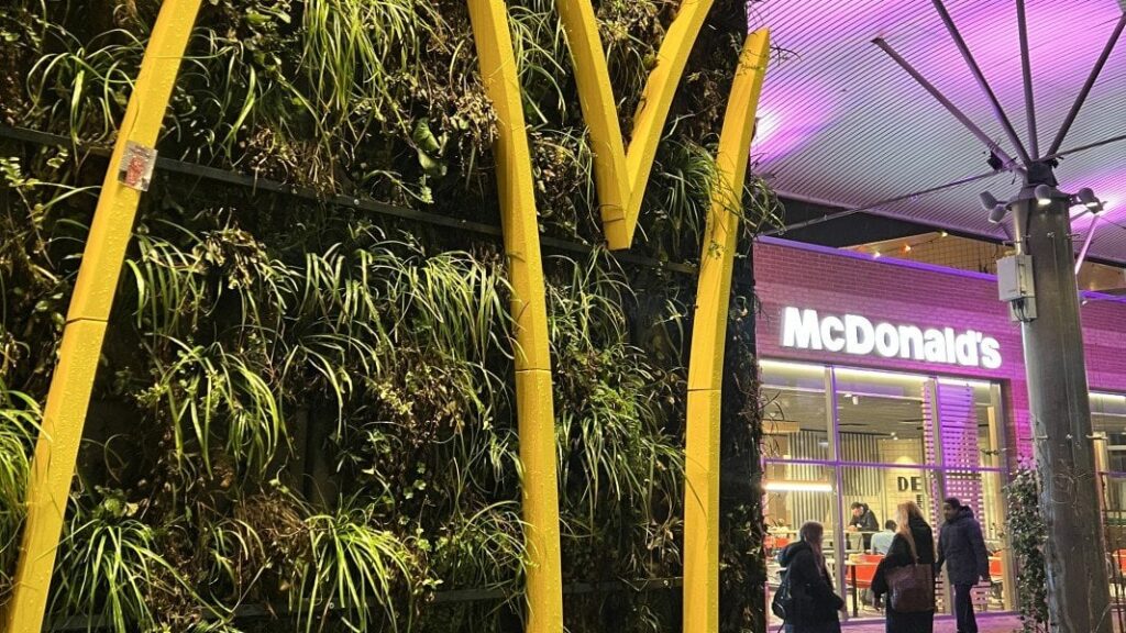 ノアブロのマクドナルドは新年に入ってすでに2回の破壊行為を起こした