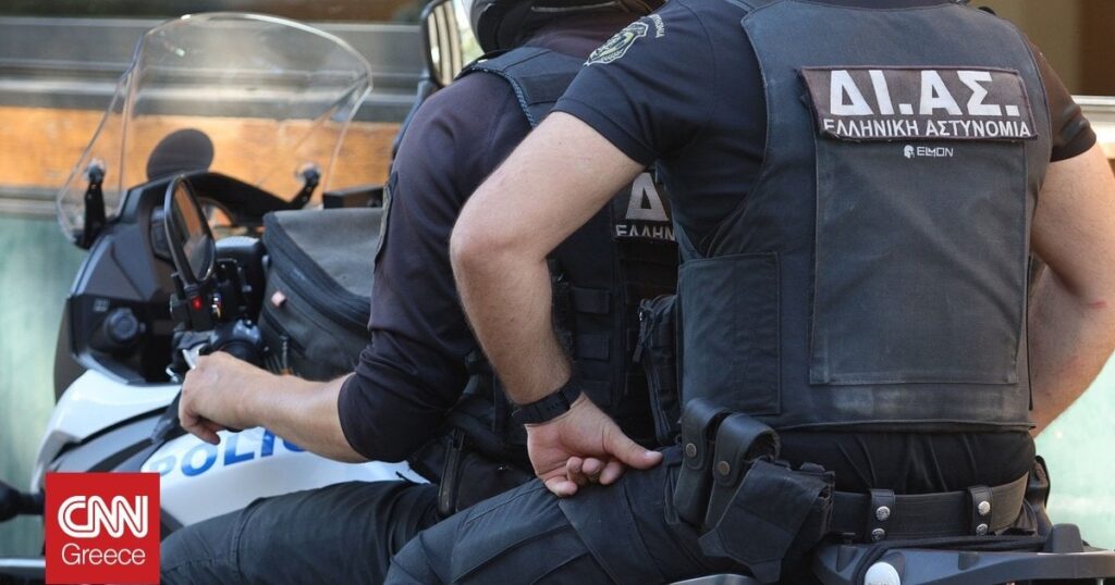 ブロスとクラブの保護リングが解体 - 制服姿の4人を含む19人が逮捕