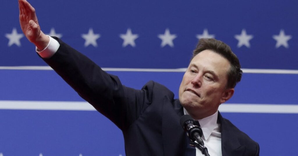 イーロン・マスク、MAGA集会でナチスのような敬礼で衝撃