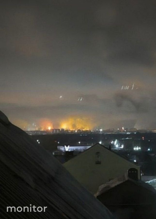 ロシアのタタールスタンでドローン攻撃中、航空工場と飛行場の近くで火災と爆発が報告