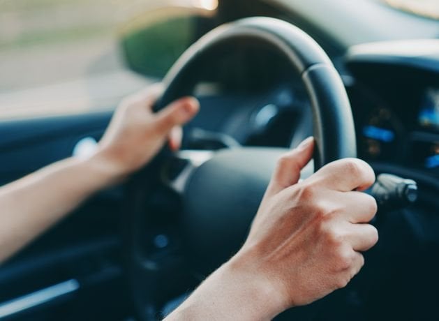 ルアスで立ち往生した少年には以前は4万ユーロが与えられていたが、車の前に飛び出した少年には1万8千ユーロが与えられた