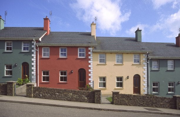 2年前、アイルランドの住宅は過大評価されていると言われました - とにかく価格が上昇し続ける理由はここにあります