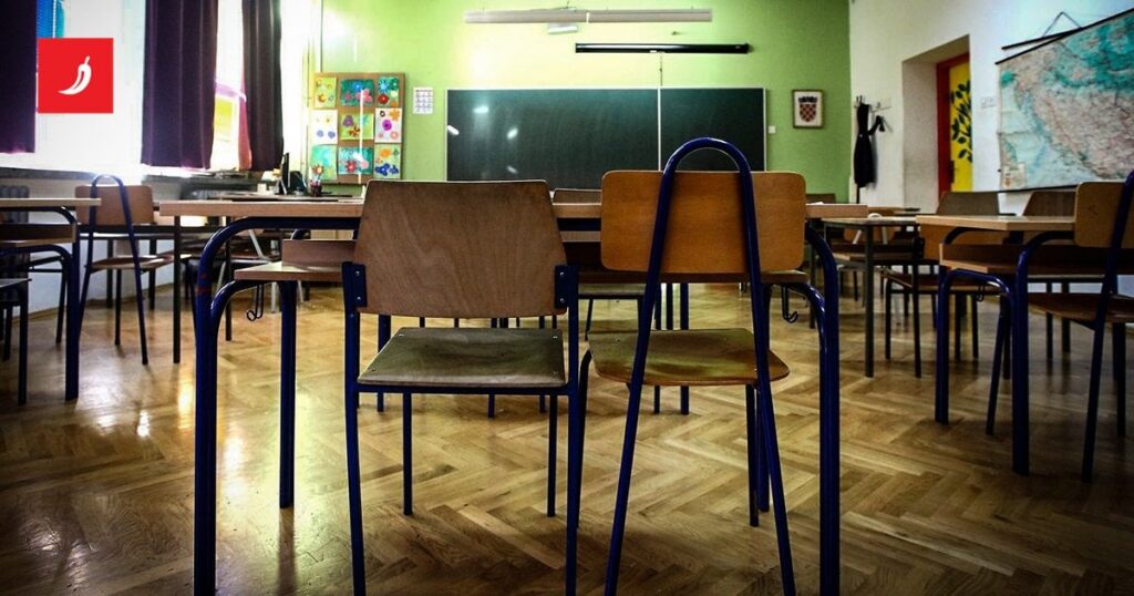 保護者: 生徒がコンパスとメスを使って子供たちを攻撃します。少女は結局救急治療室に運ばれた
