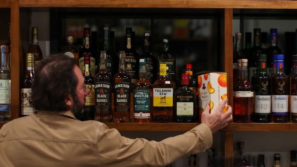 ディスカッション: アルコールには警告ラベル (たとえば、がんについて、記事を参照) を表示する必要がありますか?それについてどう思いますか?
