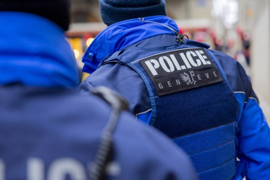 欧州評議会の報告書がスイスの警察暴力と刑務所の過密に警鐘を鳴らす