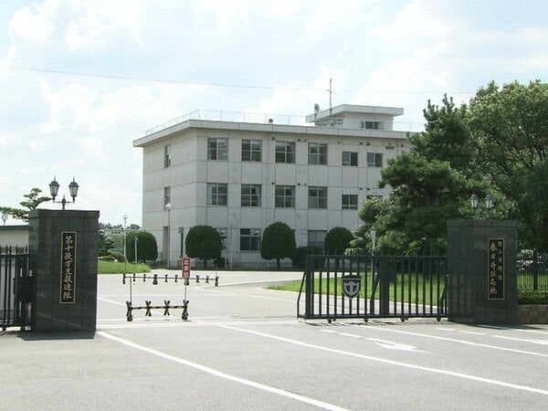 直前に点呼不参加注意される…陸自の20代女性隊員の背後からコンクリブロック投げつけ 44歳男性隊員を懲戒免職 愛知県春日井市