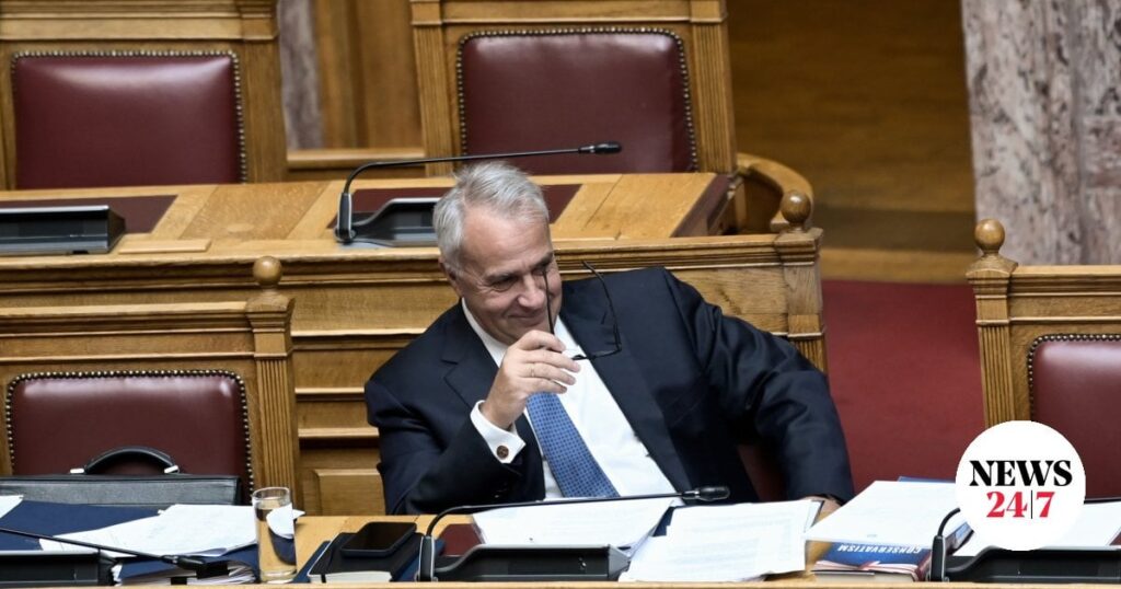 教会なしの憲法変更、第 16 条と... ボリデス [ Η ΝΔ στοχεύει το άρθρο 16 που αφορά την εκπαίδευση και το άρθρο 24 που σχετίζεται με την προστασία του περιβάλλοντος. Απορρίπτει οποιαδήποτε αλλαγή στις σχέσεις κράτους-εκκλησίας. ]