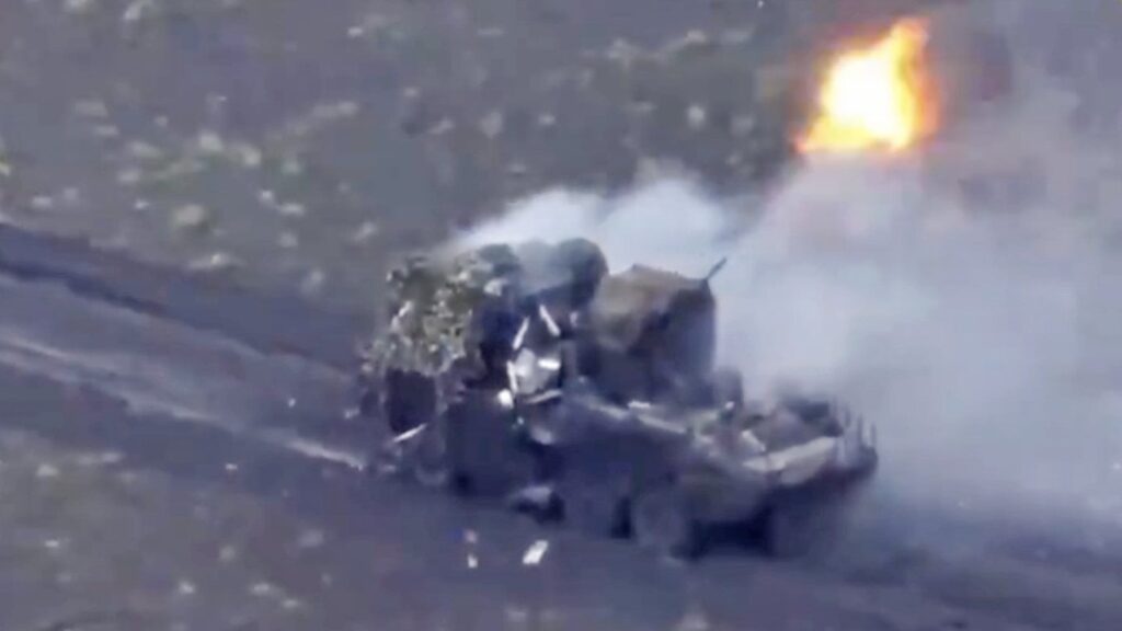 ロシアのBTR-82はウクライナの戦場で見事な不発を起こした。ロシアのBTR-82シリーズ装甲兵員輸送車は、ウクライナで極めて大きな損害を被った。