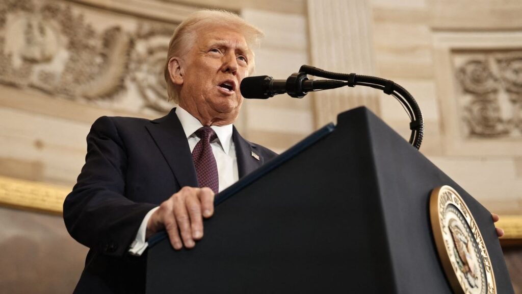 トランプ大統領、ロシアがウクライナ戦争を止めなければ関税をかけると脅す