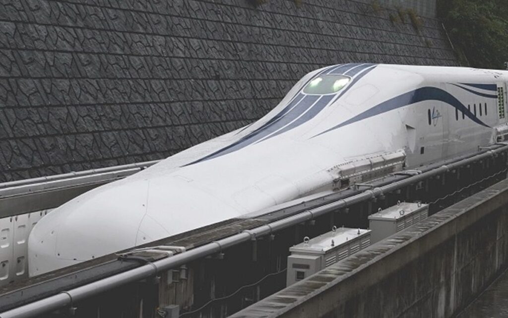 リニア開業見通しが甘すぎ…計18工区で「2027年」に間に合わないと判明　「山梨県駅」完成は2031年