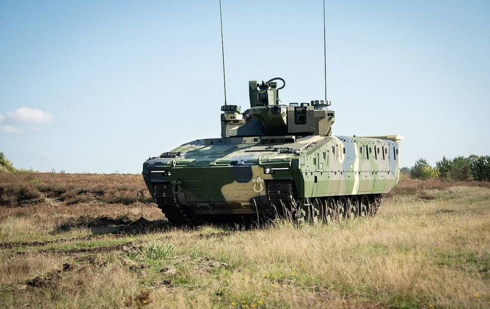 ウクライナはラインメタル社から最初のKF41リンクス歩兵戦闘車を受領した。