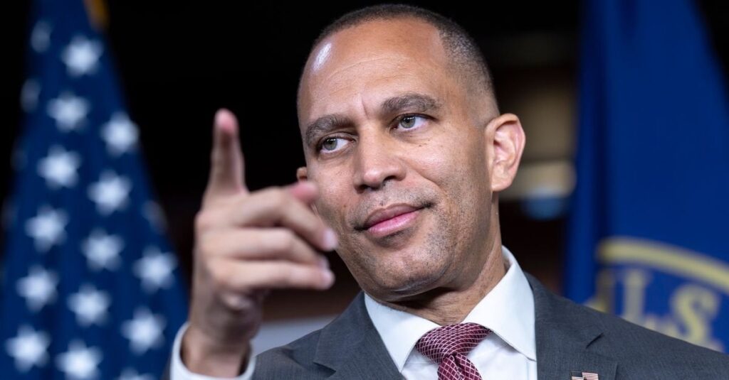 共和党、トランプ勝利の発言でハキーム・ジェフリーズ氏を激励―どの党に選挙否定派がいるか注目するまで