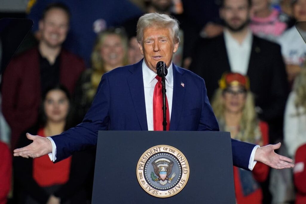 トランプ大統領、アメリカの人口（3億3,100万人）について「誰も知らない」