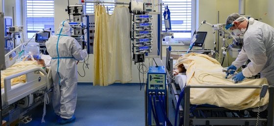 「彼らは静かに残されていただろう」 - 親relativeはオルバン政府の共同体のビデオにとって苦痛です