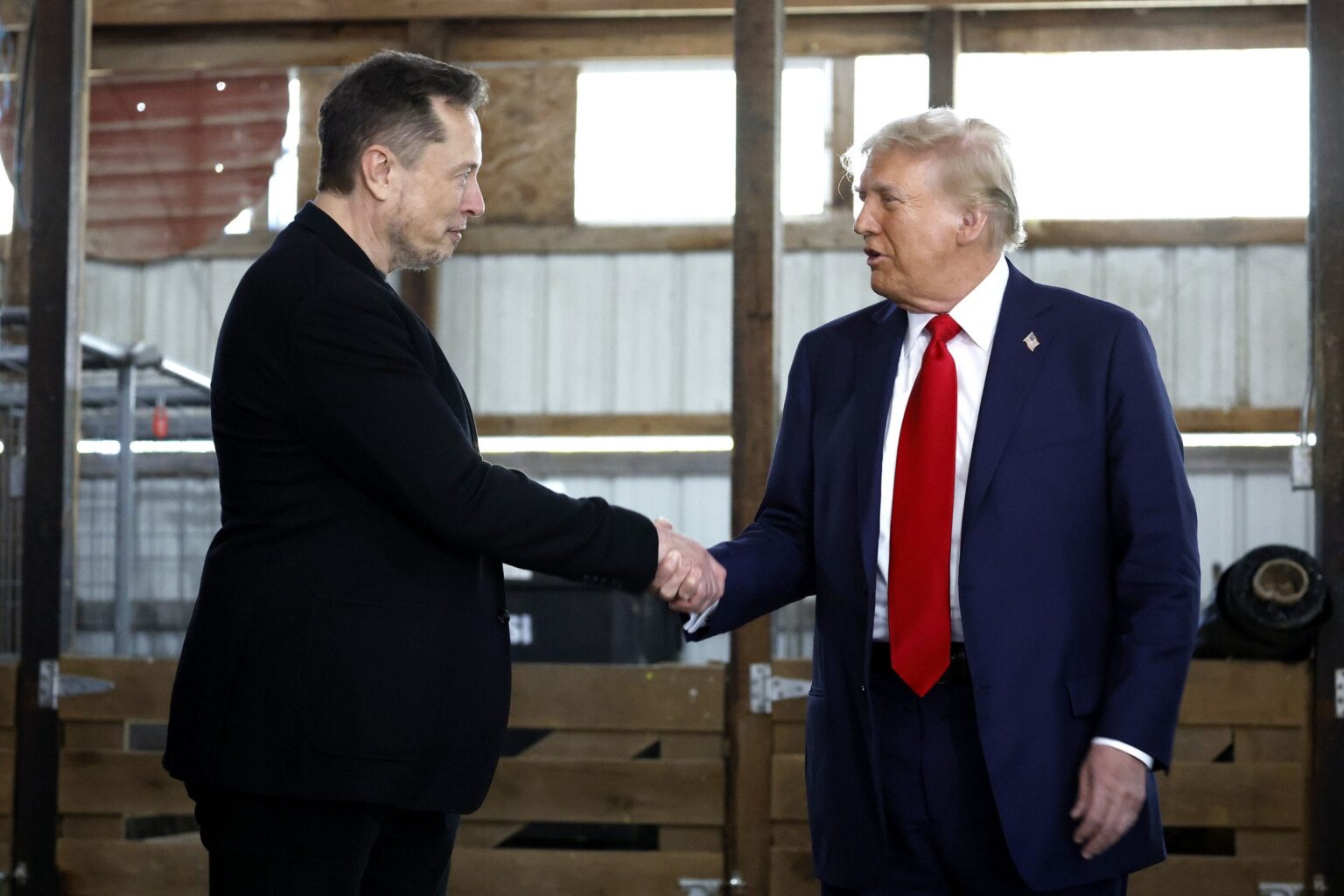 ドナルド・トランプの「投票コンピューター」発言がイーロン・マスクの憶測を引き起こす