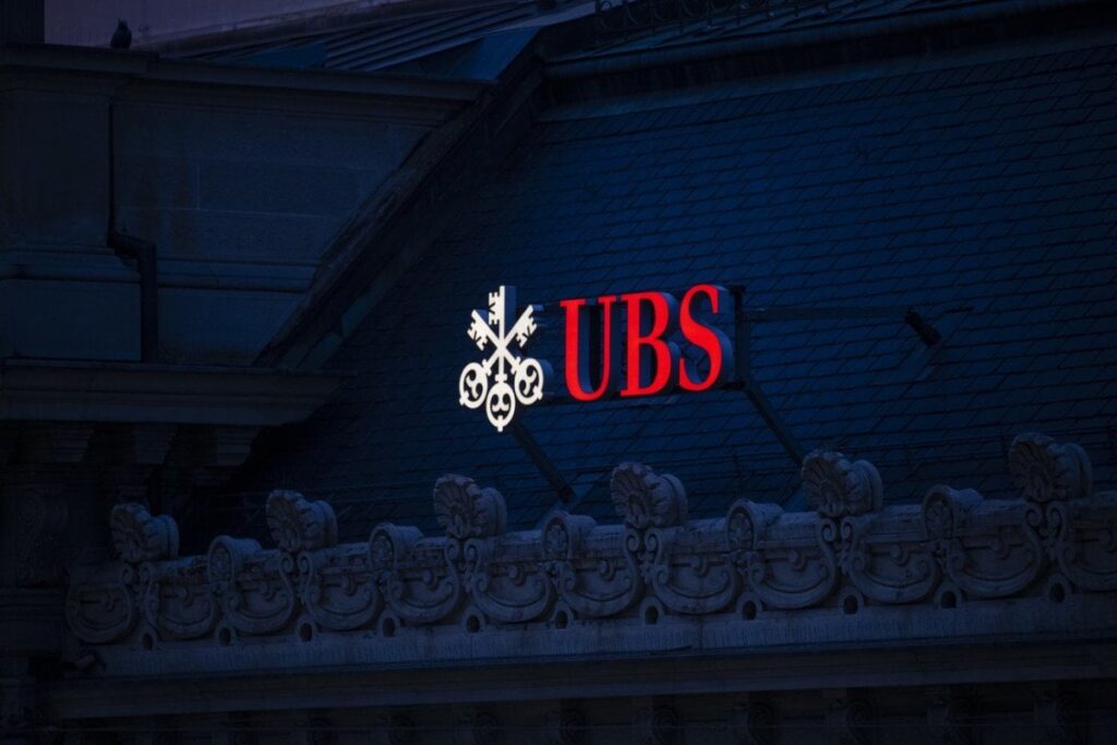 UBSは、新鮮な求人の波で「数百人」のスタッフをリリースします