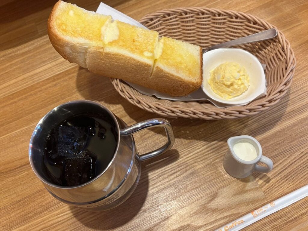 コメダに行った客「石油王かよ」　隣の客が店員に…「真似できない」「すげぇ余裕」