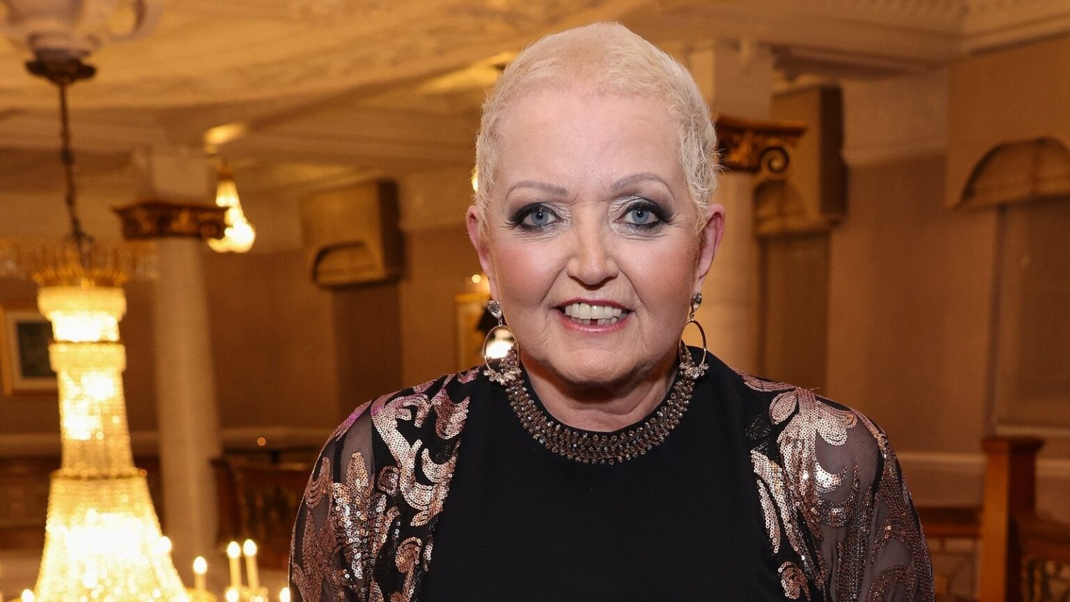 アイルランド人歌手リンダ・ノーランさんが65歳で死去