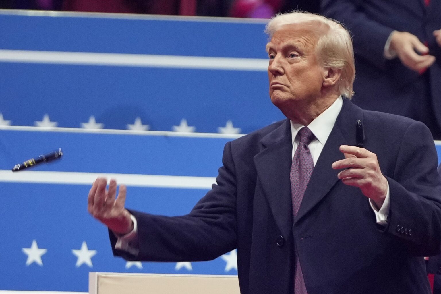 民主党、ドナルド・トランプ大統領の「開票コンピューター」発言の調査を要求