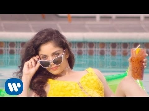 この曲を着信音として使用しているチェコのどの番組を教えてください。