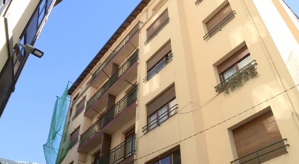スペインからのゴッドマザーの事件がTCに到着