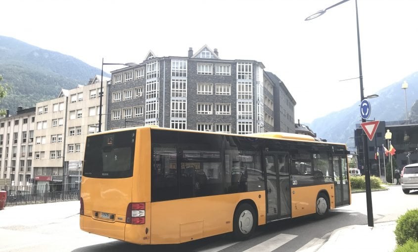 会社が木曜日までに屈服しなければ、運転手は1月に史上初のバスストライキを発表する