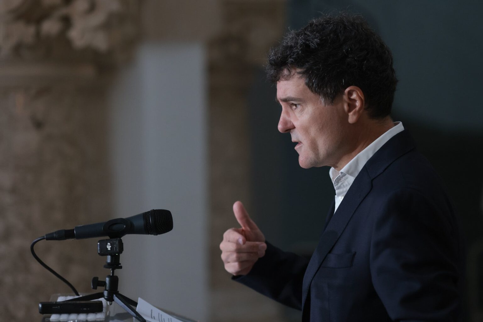 ニクショール・ダン氏は、連立政権が新たな選挙の日程を決定した後、州が大統領選挙の中止について「適切な説明」を行うよう主張している。