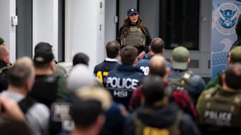 米ＮＹ市で逮捕の不法移民、ベネズエラのギャングの一員か 昨年コロラド州で指名手配(1/2)