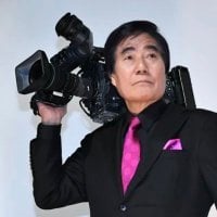 「駅弁」の元祖 村西とおる氏曰く 「芸能界のドン、バーニング周防さまの終焉。暴対法施行前、暴力団の影をチラつかせながらの悪行三昧の数々。ジャニー喜多川との「お尻の穴兄弟」でも知られる二刀流のスキモノ。これまで何度も「引退」を口にし煙に巻いてきたが病には勝てず、遂に年貢の納め刻。これで日本の芸能界もようやく霧が晴れて」