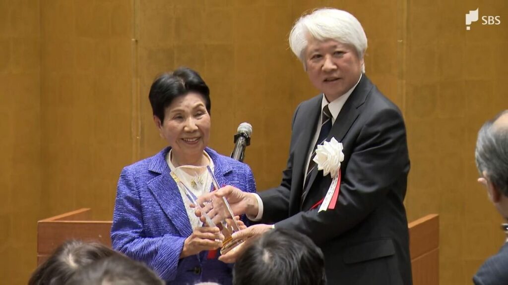 「冤罪の被害者に勇気を与えた」東京弁護士会が袴田ひで子さんに"人権賞"授与 弟・巖さんを長年支える