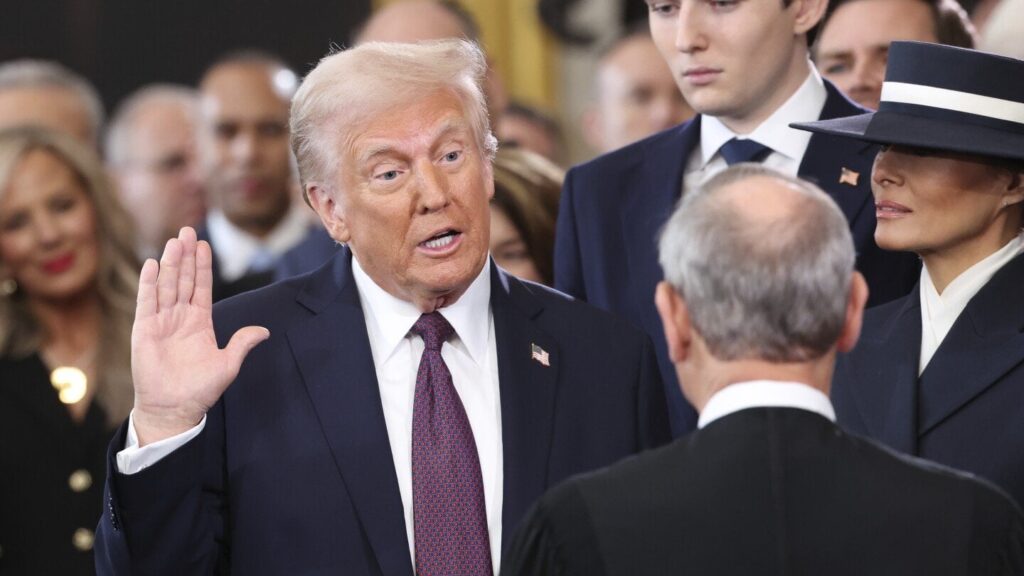 推定2,460万人のテレビ視聴者が視聴した [Trump] 就任式報道、2013年以来最小の聴衆