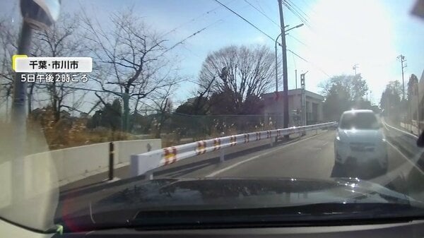 「フラフラしてた」直前に“異変”…対向車がセンターラインはみ出し「ドン！」そのまま走り去る当て逃げの瞬間 千葉・市川市
