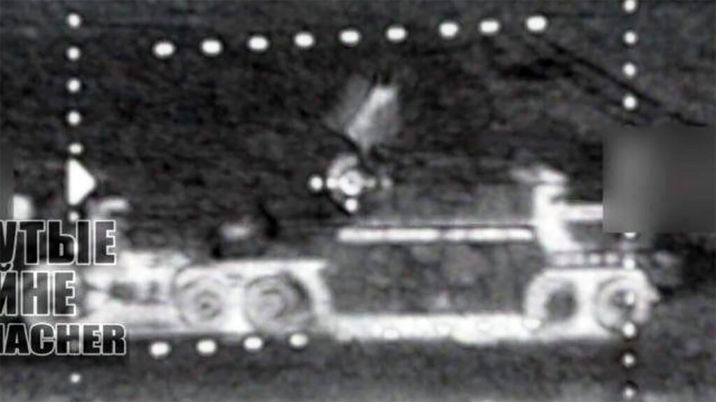 ロシアの友軍射撃によりクルスク地域で北朝鮮の防空システムが明らかに：戦闘へのその存在は、ロシアの軍事ブロガーによって共有された、ロシアの無人機による攻撃を映すビデオによって明らかにされた。
