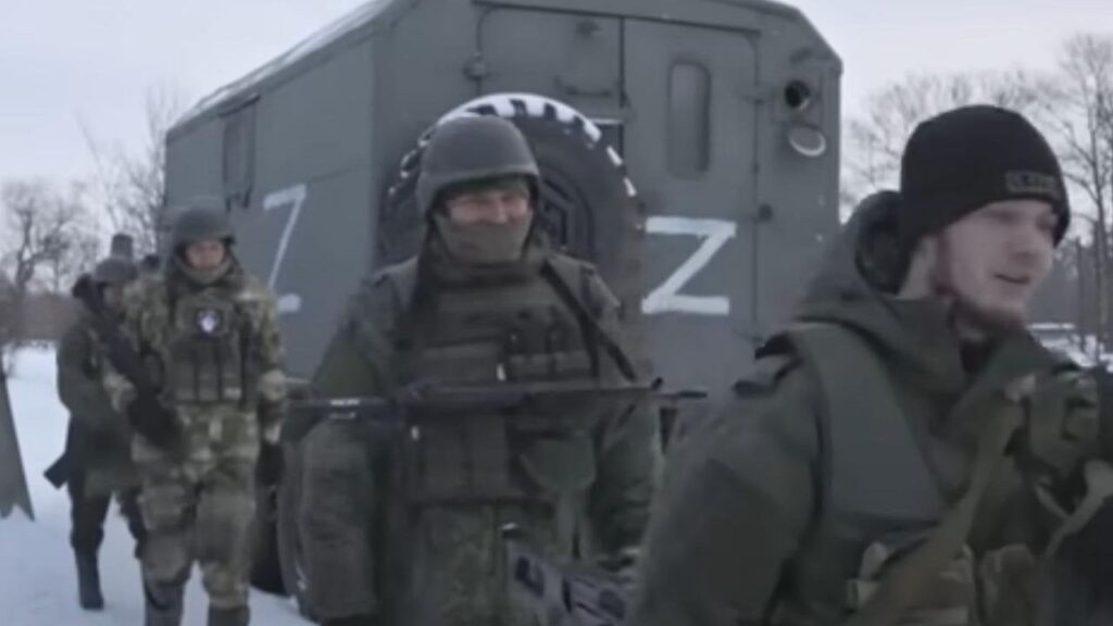 シドニーで開催された映画祭で展示されているロシア人に怒っているウクライナ大使