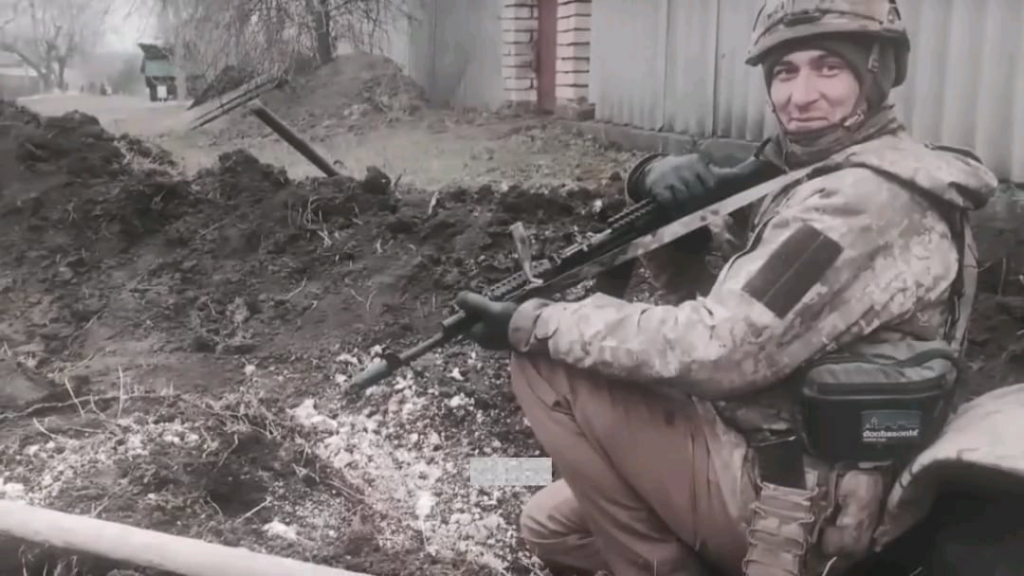 兵士の視点から戦争がどのようなものかを示す短いビデオ