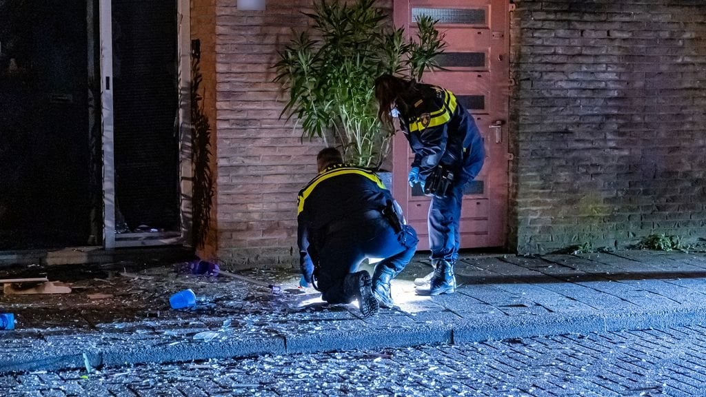 ロッテルダムで一晩に3件の爆発、家に脅迫文が走り書き