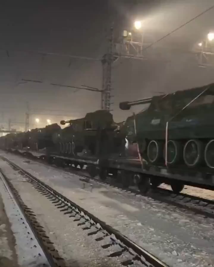 ロシア連邦のトランスバイカル地域における北朝鮮の170 mm自己植物銃M1989「コクサン」。