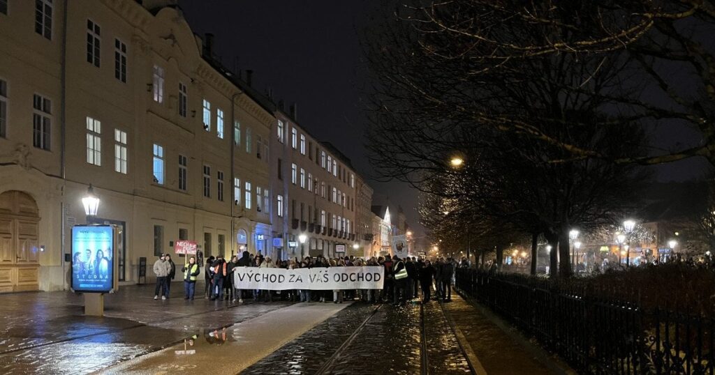 コシツェの抗議活動に1万5000人が参加、平和的進展：スロバキアはロシア世界ではなくヨーロッパに属する
