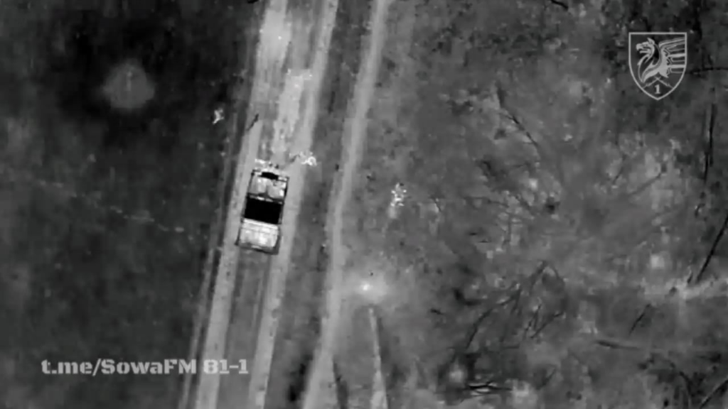 第81回OAeMBrまでにロシア兵士上空に正確なドローンを投下